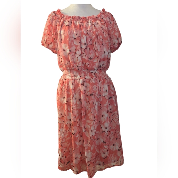 Adrienne Vittadini Dresses & Skirts - Adrienne Vittadini Pink Floral Dress Size M